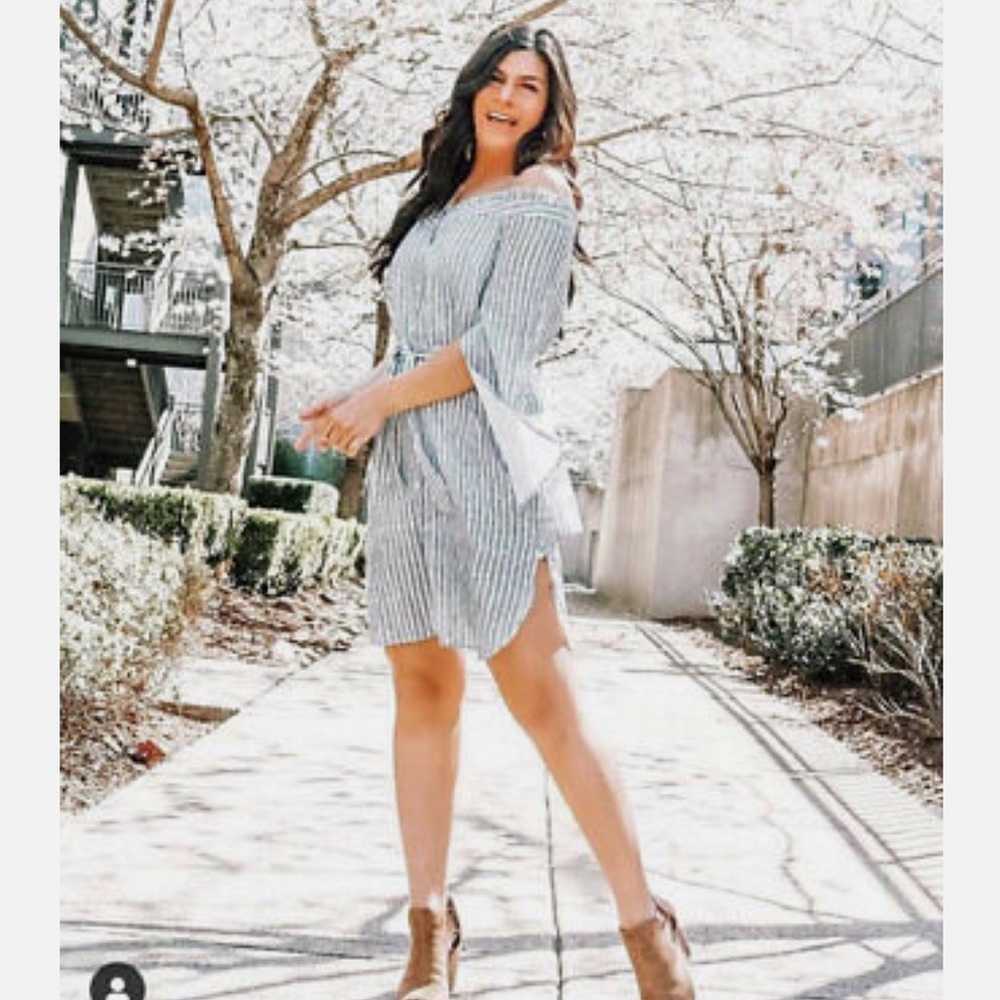 🔥 SALE Beige Striped Off the Shoulder Tshirt  Dress | Size Small